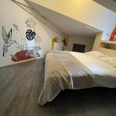 Prive Dans Un Commun * Saint-Astier (Dordogne)